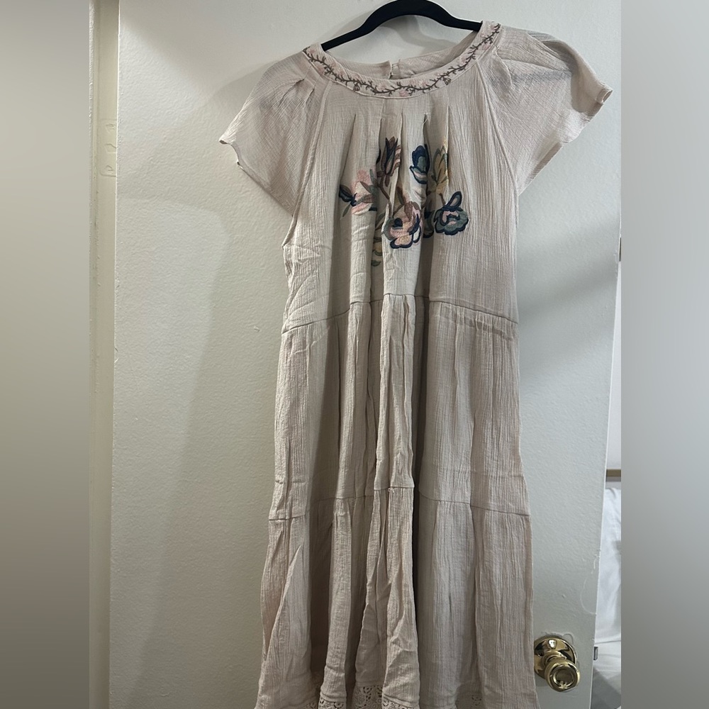 MOON RIVER Midi Dress, Floral Embroidered